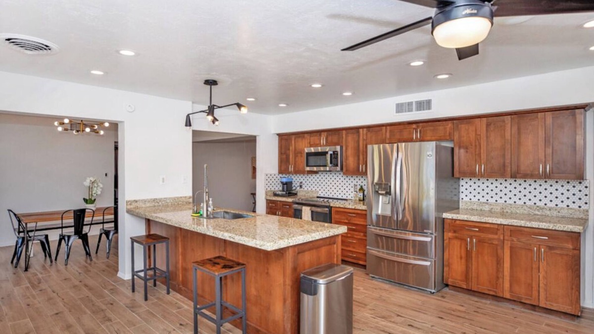 Yuma House | "Experience Ultimate Fun at our home! Pool, ping pong, Outdoor Grill, and More!