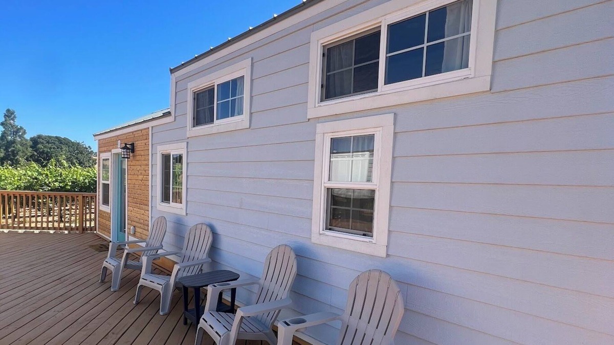 Fair Play Cottage | Experience Vineyard Bliss in our Charming Tiny Home with a Lofted Bedroom