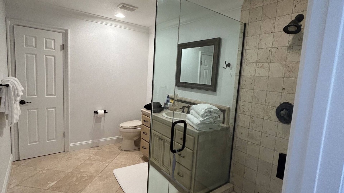 Victor House | Experience Vineyard Home in Lodi Wine Country