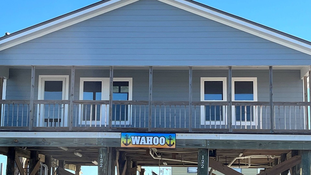 Golden Meadow House | Experience waterfront living at Wahoo in Grand Isle, LA, with boat access and cozy amenities.