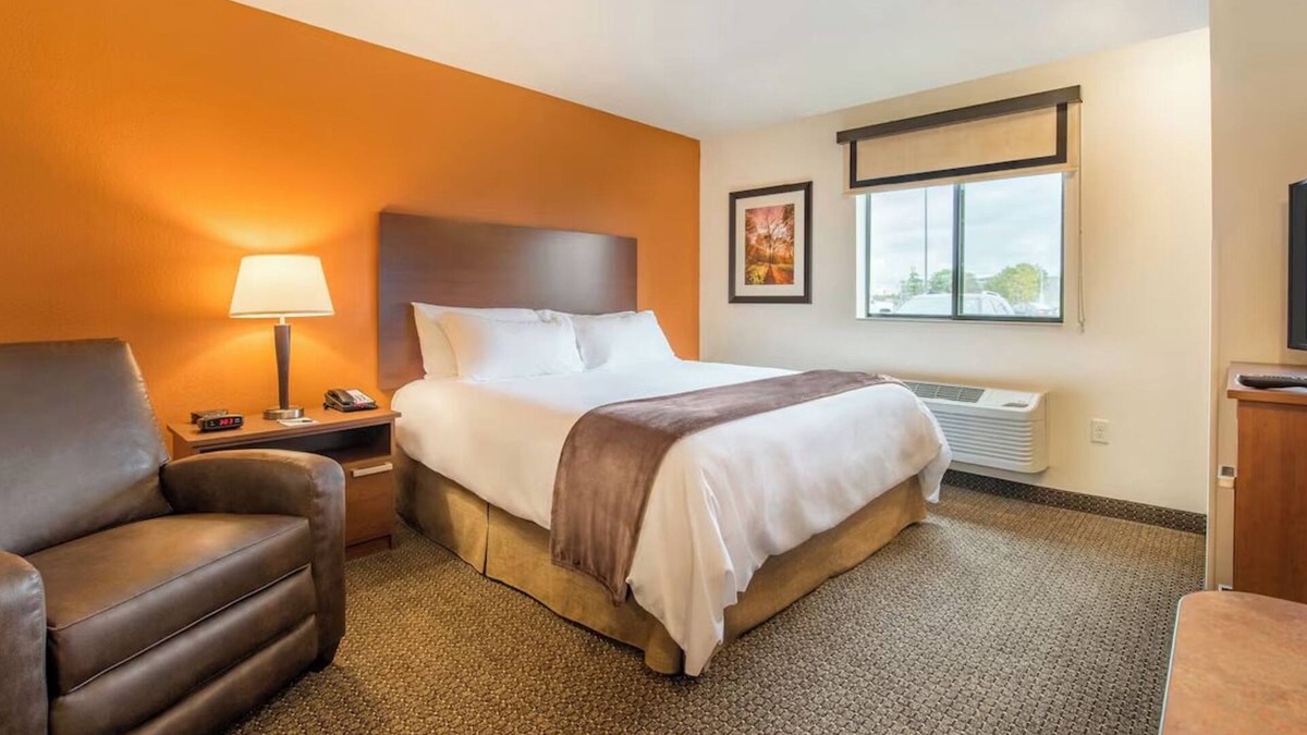 Soncy Hotel | Explore Amarillo's Best, Spacious Room with Full Kitchen and Free Parking