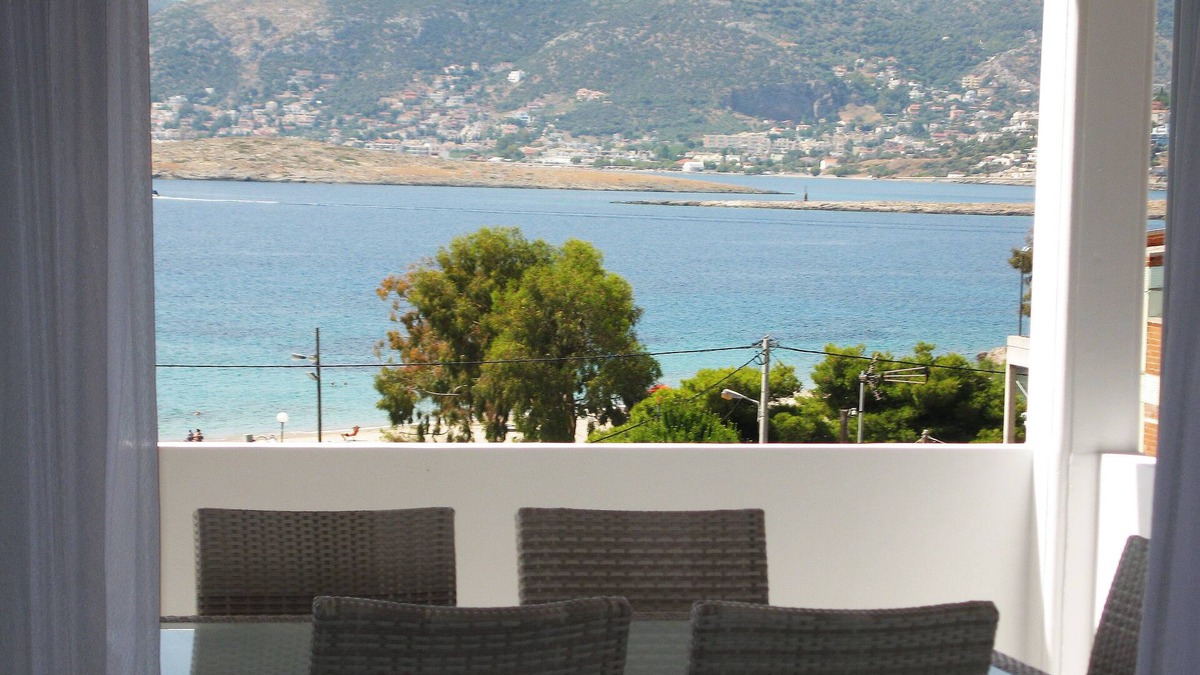 Porto Rafti Apartment | Explore Athens and Beyond