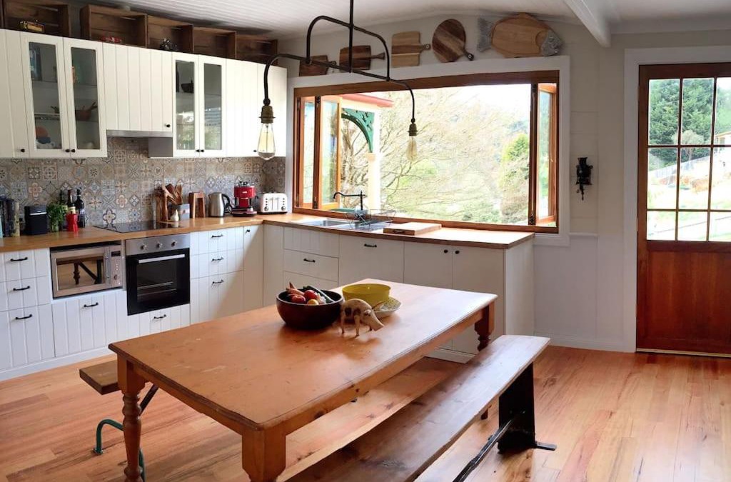 Derby House | Explore Derby from Gorgeous Home with Outdoor Bath