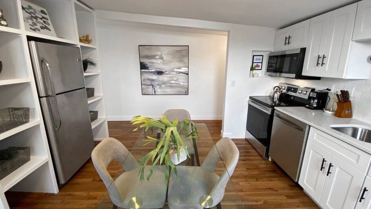 Mount Adams Apartment | Explore Downtown and Mount Adams with River Views!