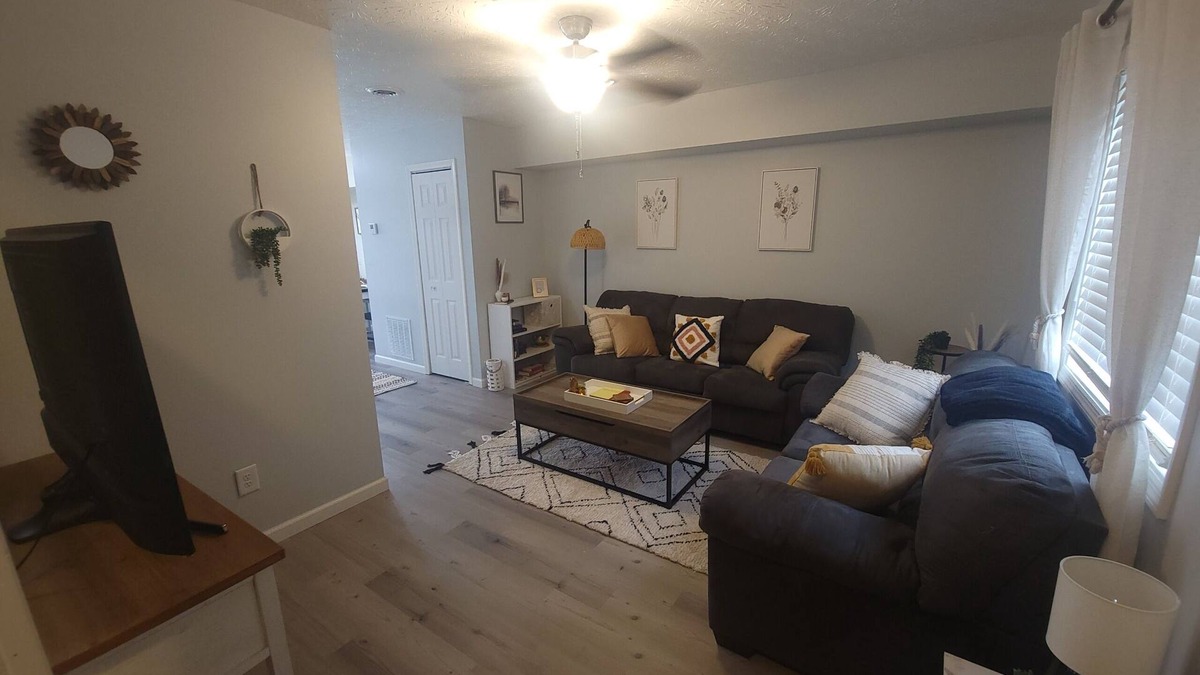 Nelsonville Apartment | Explore Hocking Hills: Your Nelsonville Getaway Awaits