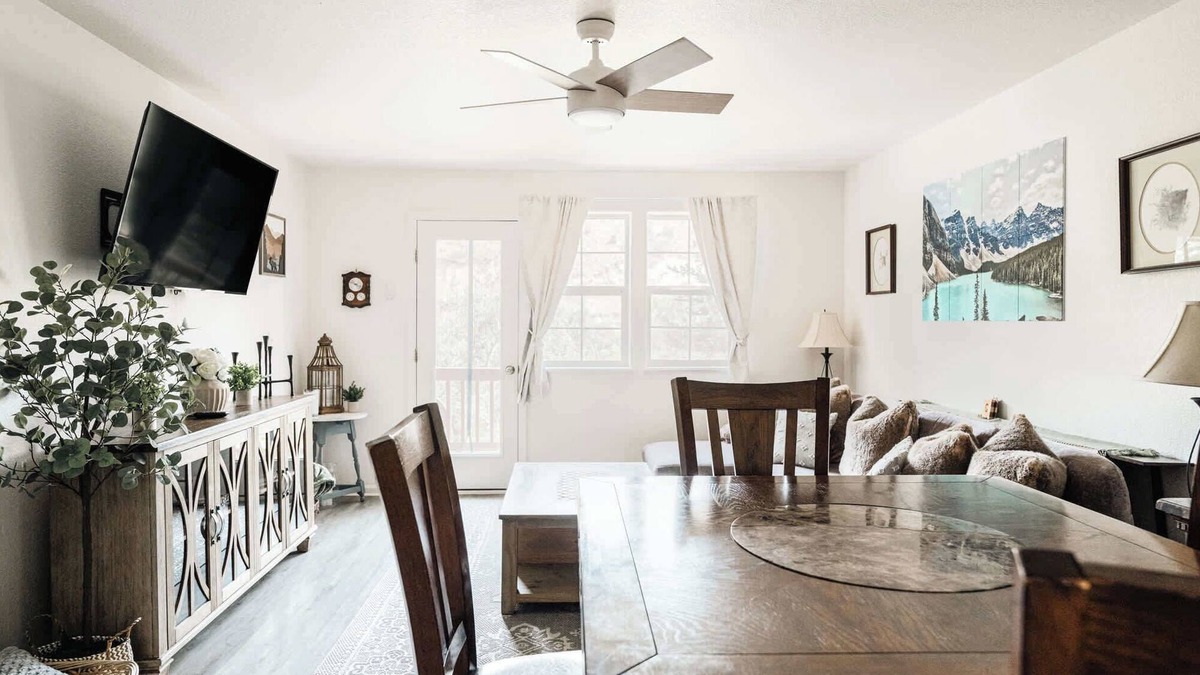 Eagle House | Explore, Relax, Repeat - Riverside Views - Eagle