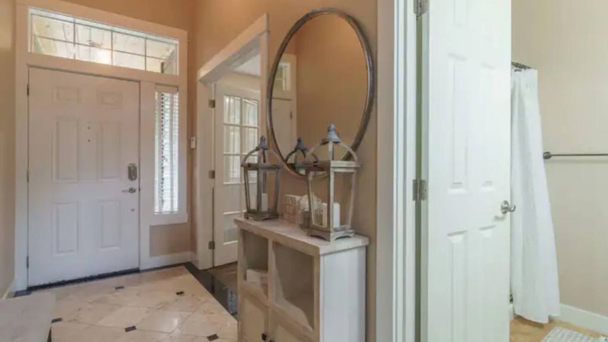 Paine Field-Lake Stickney House | Explore Seattle ~ your getaway awaits you!