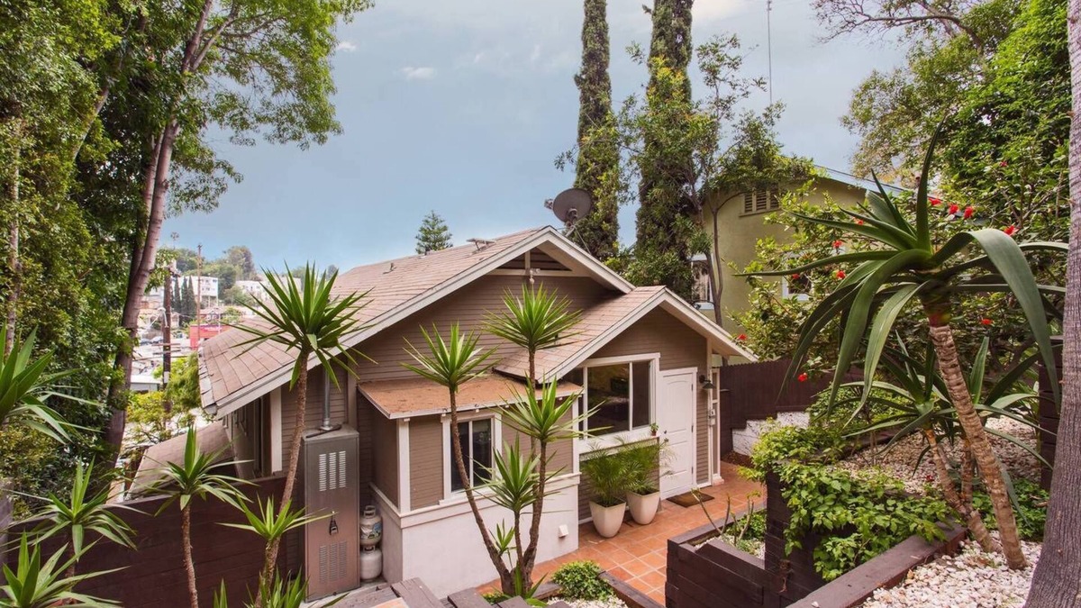 Los Feliz House | Explore Silver Lake from Designer Hillside Retreat