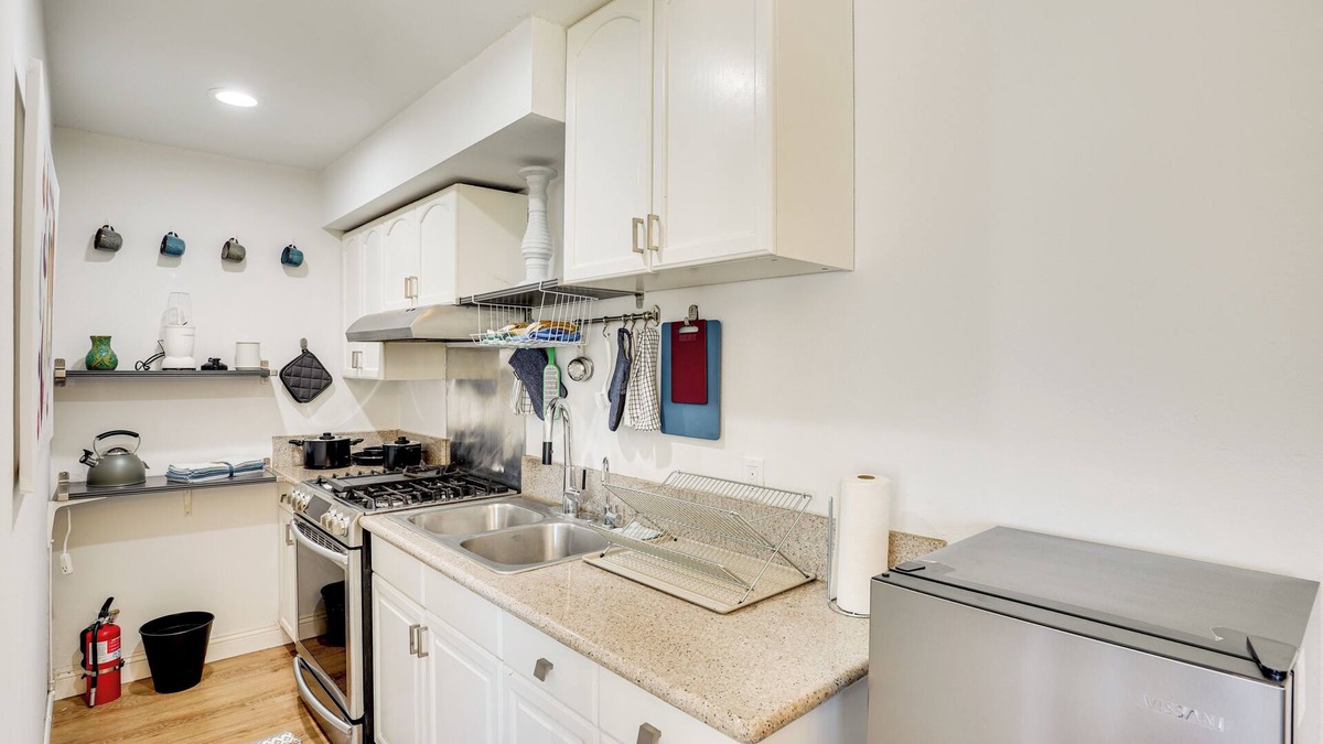 Westminster Apartment | Explore SoCal! Cozy Retreat Near Disney & Beaches