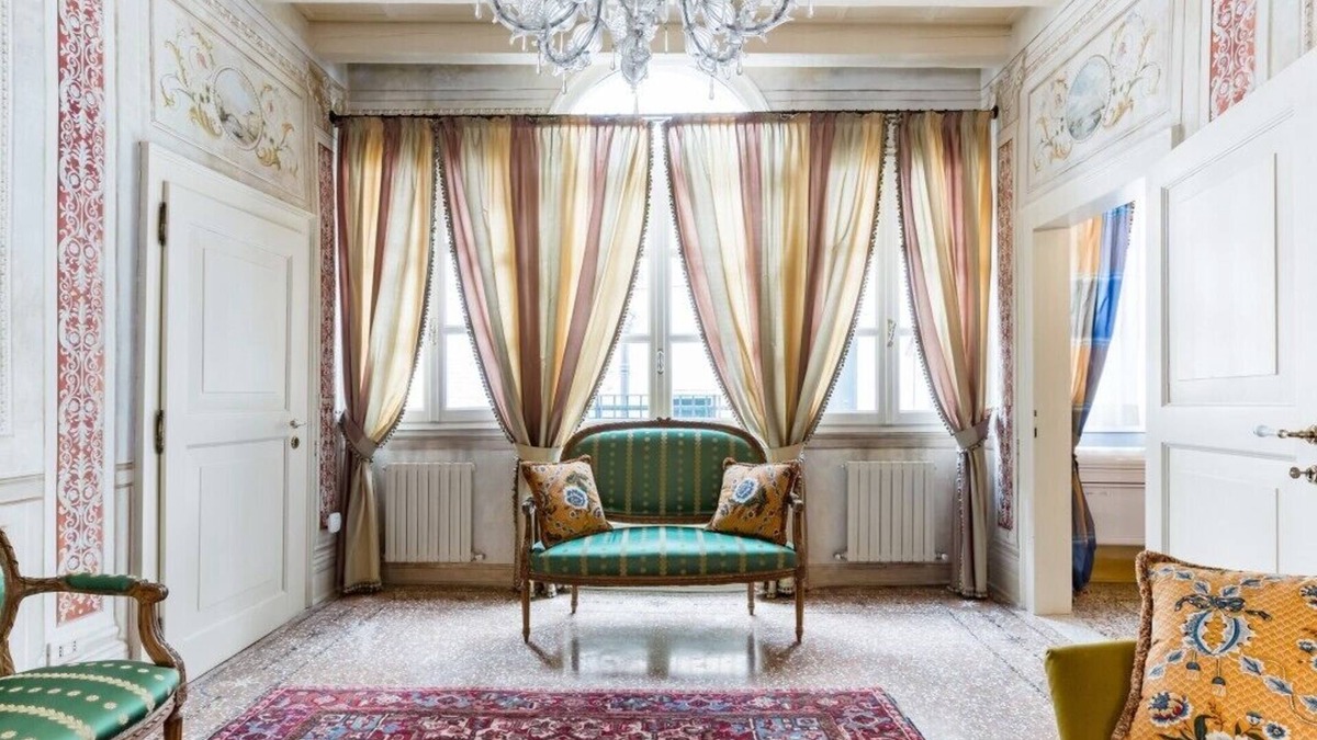 San Polo Apartment | Explore Venice From a Sophisticated Hideaway in San Polo