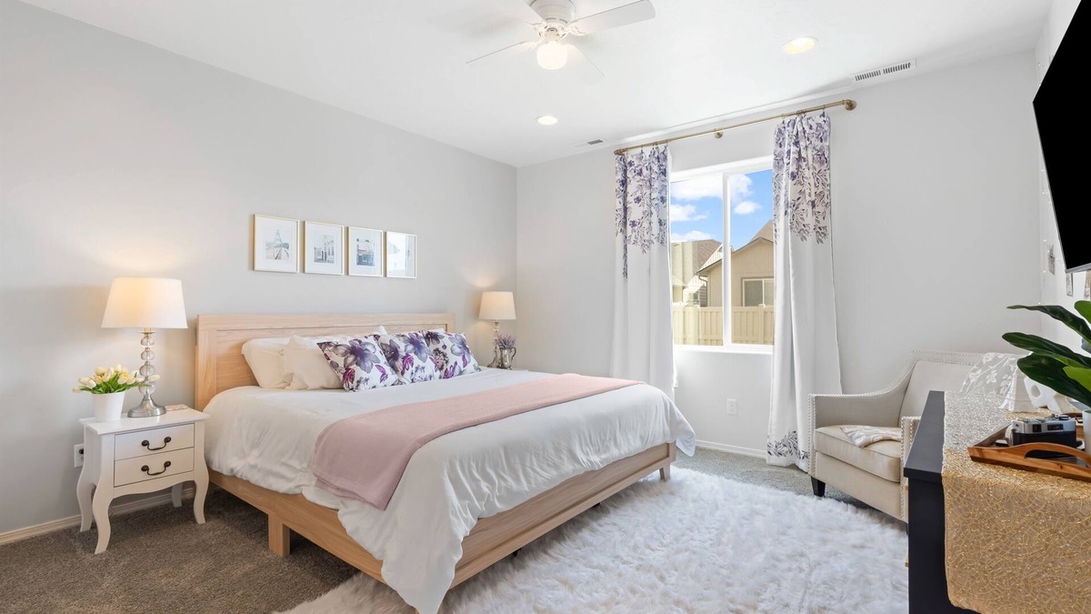 Caldwell House | Explorer's House, Firepit, Sleeps 10 w/Game Room