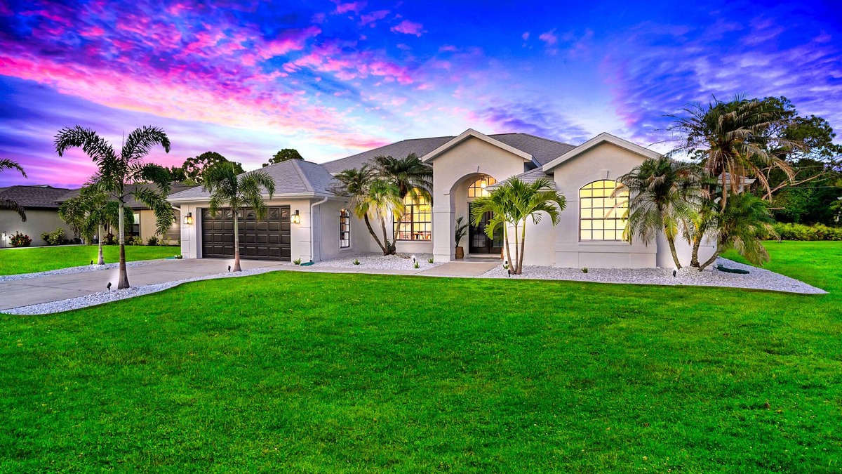 Port Charlotte House | Exquisite 4bedroom Villa Heated Pool Sarasota Area