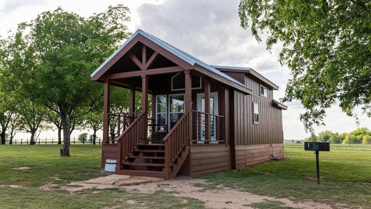 Satin Cabin | Exquisite Cabin, Enchanting Sunrises and Safari