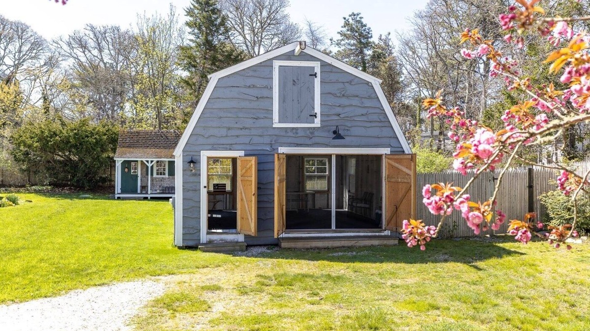 West Chatham House | Exquisite Cottage - Minutes to Village Center and Beaches