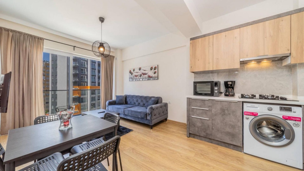 Kepez Apartment | Exquisite Flat with Shared Pool in Kepez