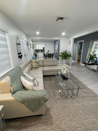Flagami Apartment | Exquisite Miami Retreat By Miami Int Airport