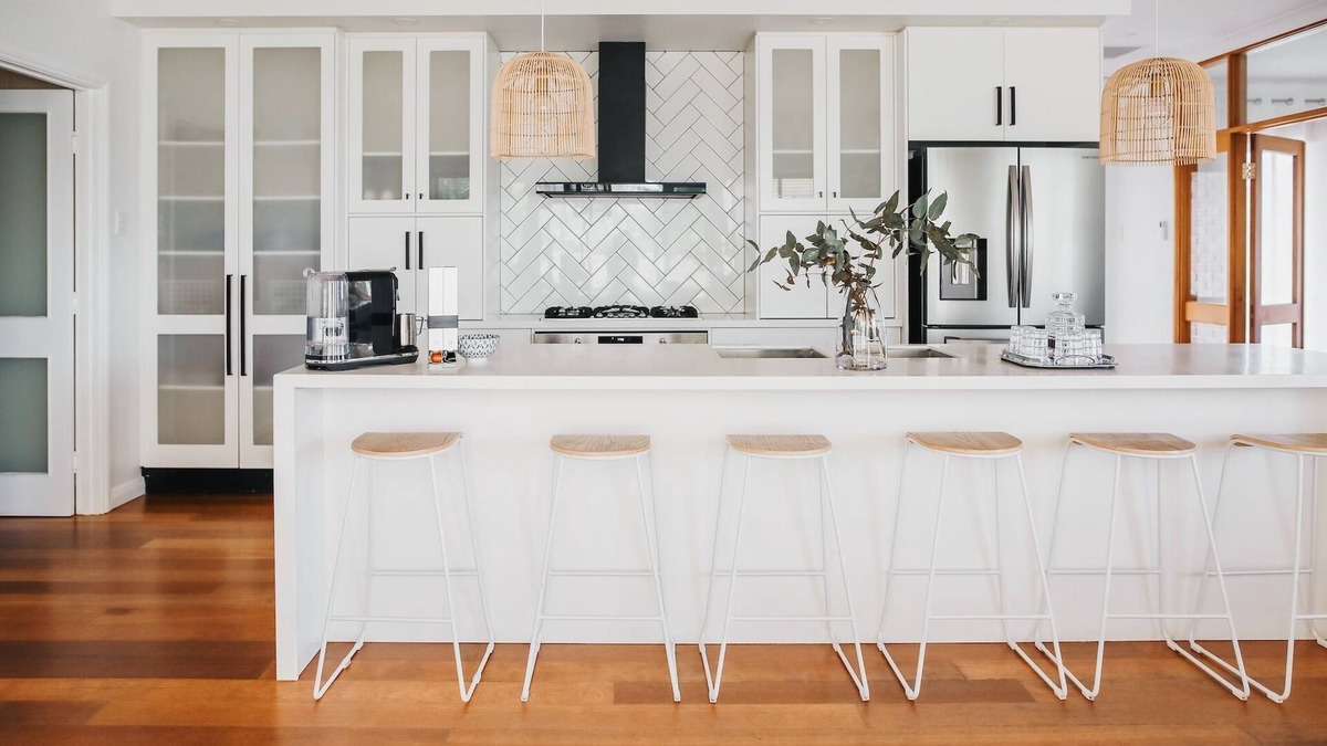 Spring Gully House | Exquisite Modern Retreat with Pool & Vineyard Views in Clare Valley