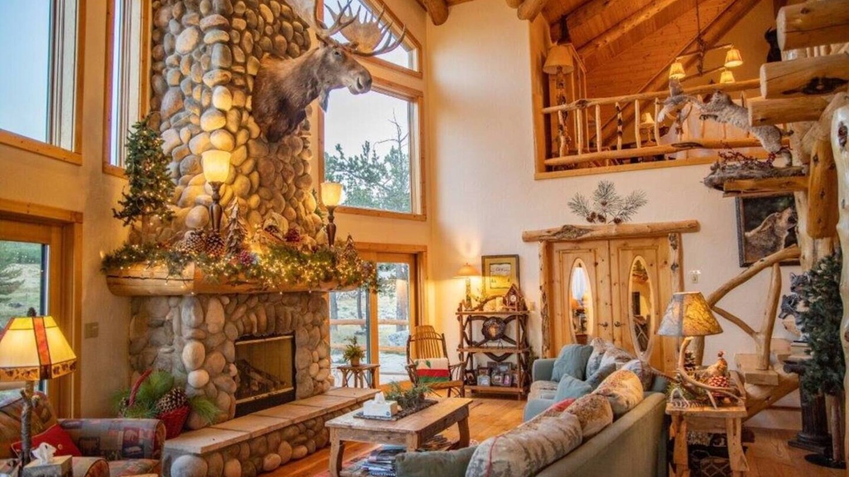 Red Lodge House | Exquisite Mountain Cabin with Breathtaking Views In All Directions