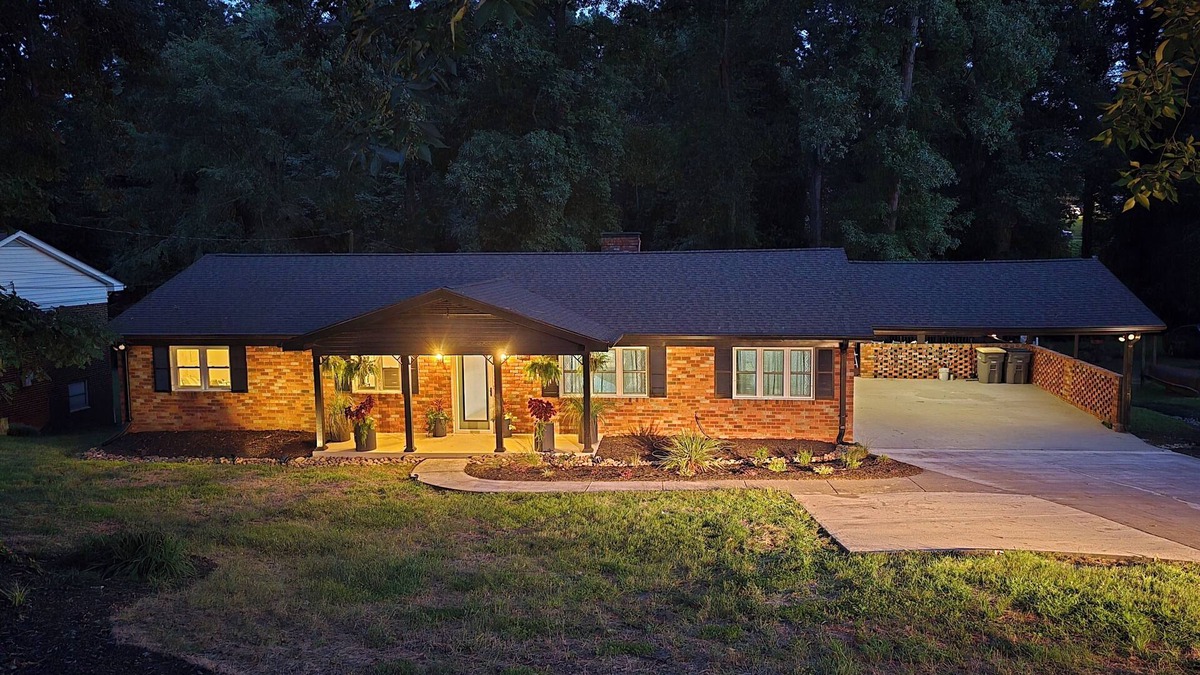 Kannapolis House | Exquisite, newly renovated, large home near I-85