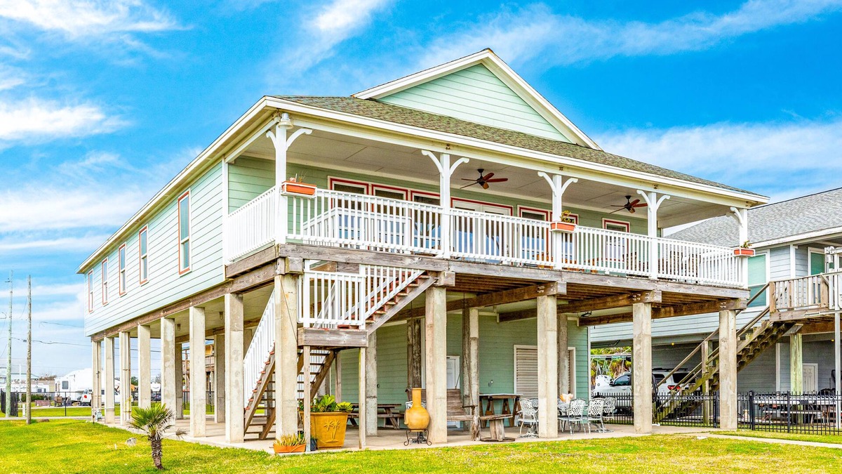 Dickinson House | Exquisite oceanfront home with pier, easy fishing, balcony, lovely views & deck