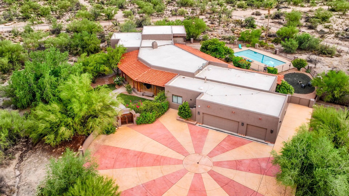 Dove Mountain House | Exquisite ranch home with private pool, hot tub, gourmet kitchen, & patio