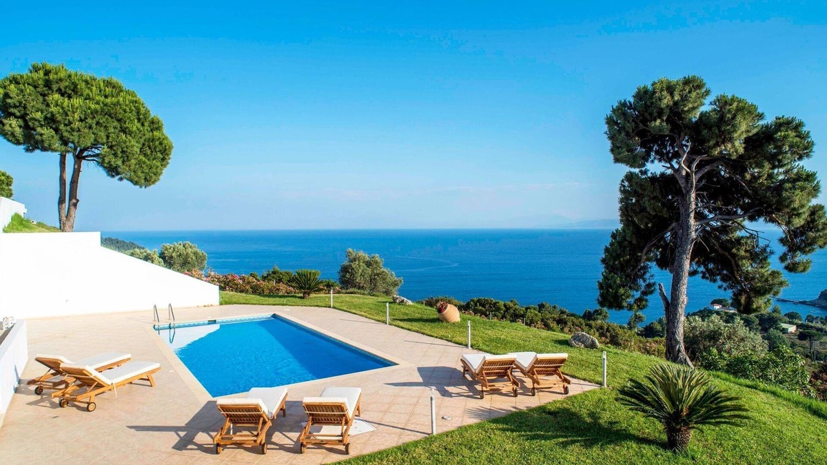 Agia Paraskevi Villa | Exquisite Skiathos Villa | Villa Skiathos Beta | 2 Bedrooms | Private Pool |.