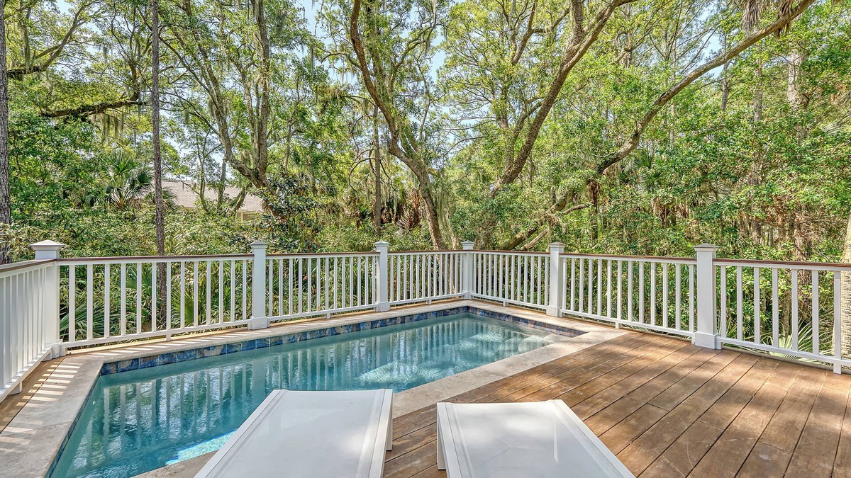 Vanderhorst Plantation House | Exquisite Vanderhorst home with pool