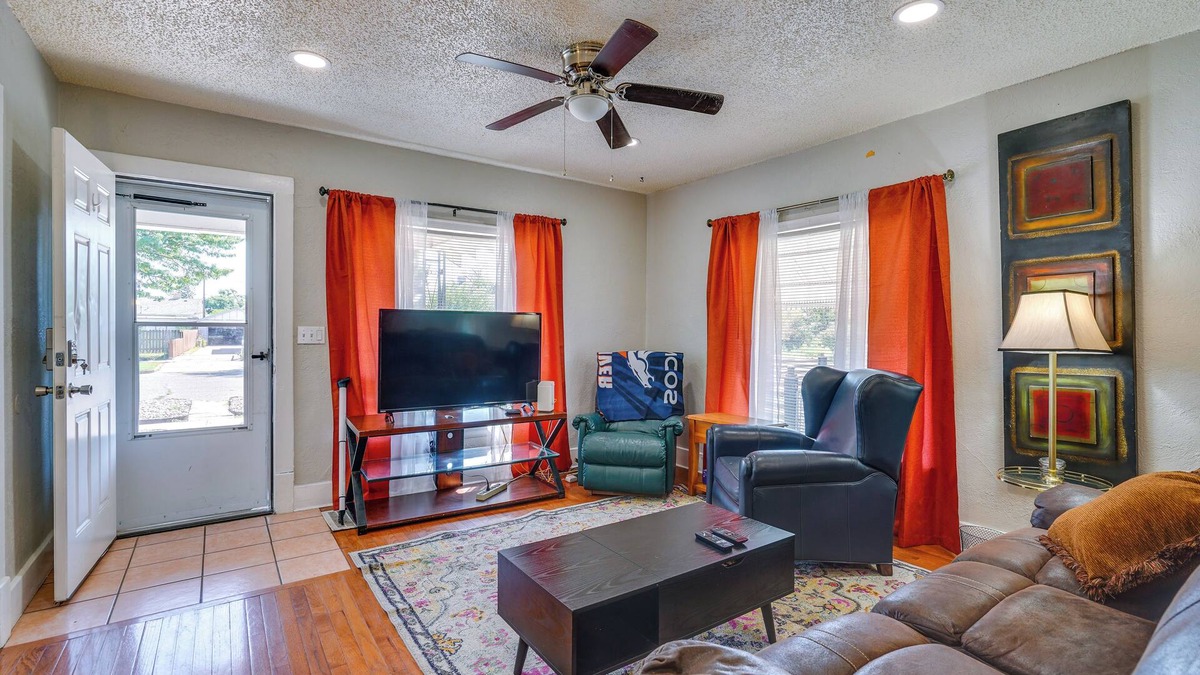 Pueblo House | Extended Stay Home 3 Mi to Dtwn Pueblo