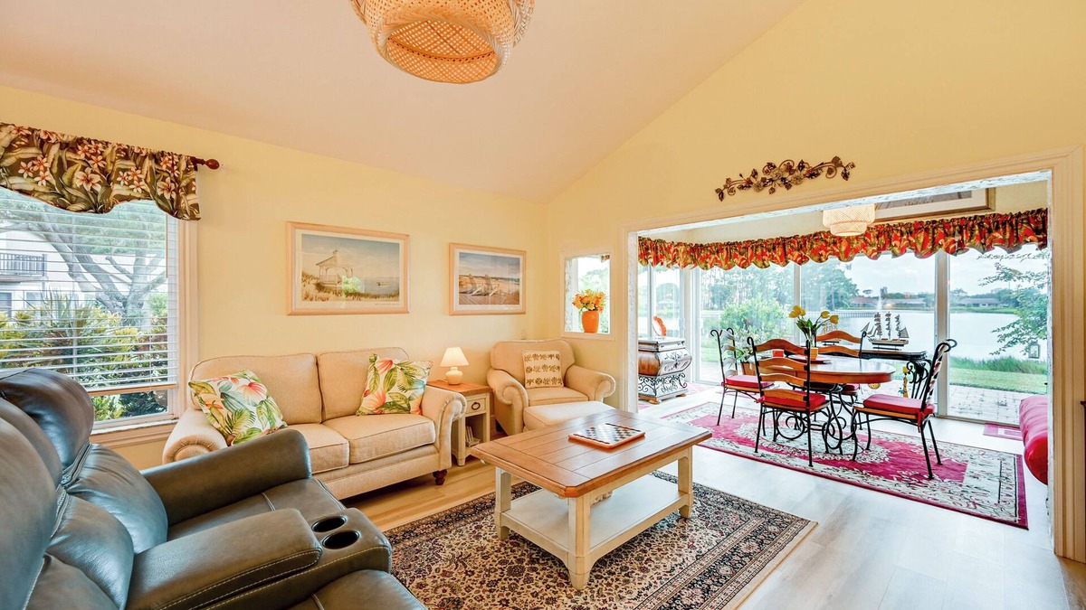 Fountain Lakes House | Extended Stay in Estero: Townhome w/Lake Views!