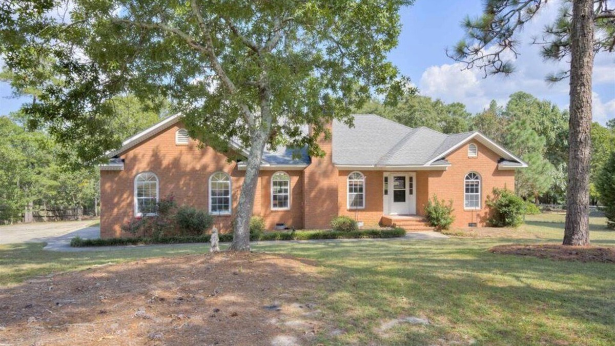 Bath House | Extended Stays Encouraged! Large home with firepit, poker table-Pet friendly
