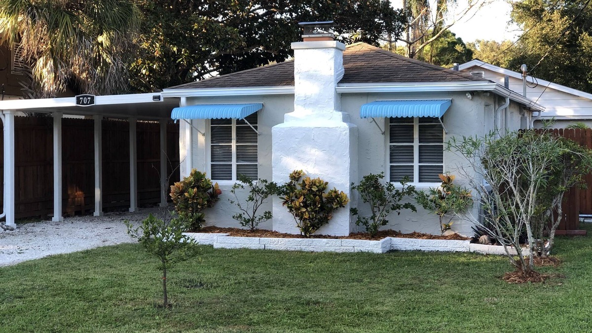 Bayshore Gardens House | EXTENDED SUMMER SALE! Weekends are best spent at the Beach!