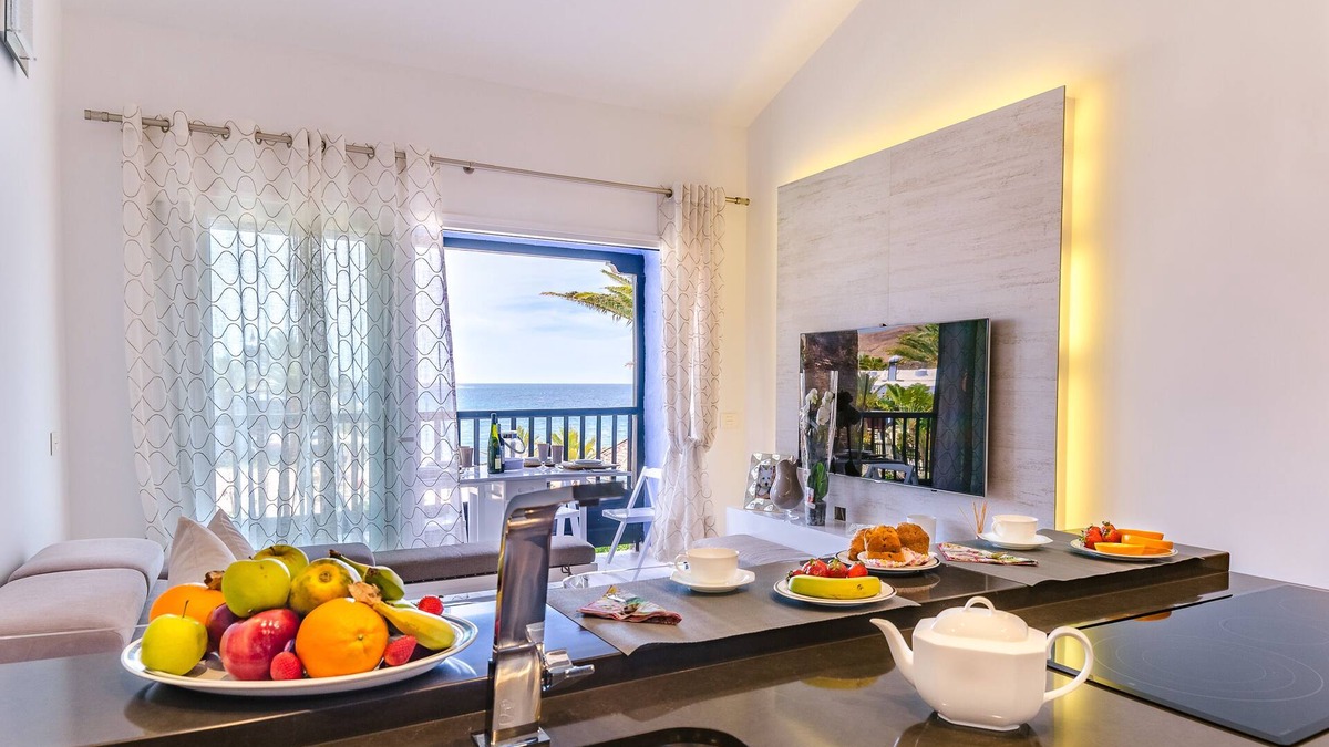 Playa del Aguila Apartment | Extra luxury beachfront apartment with 2 bedrooms