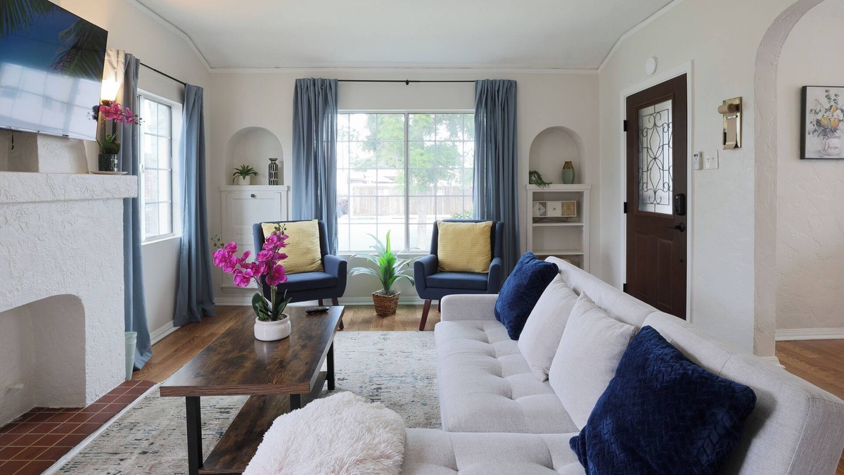 Sutter House | Extraordinaire Casa 2B1B KING beds