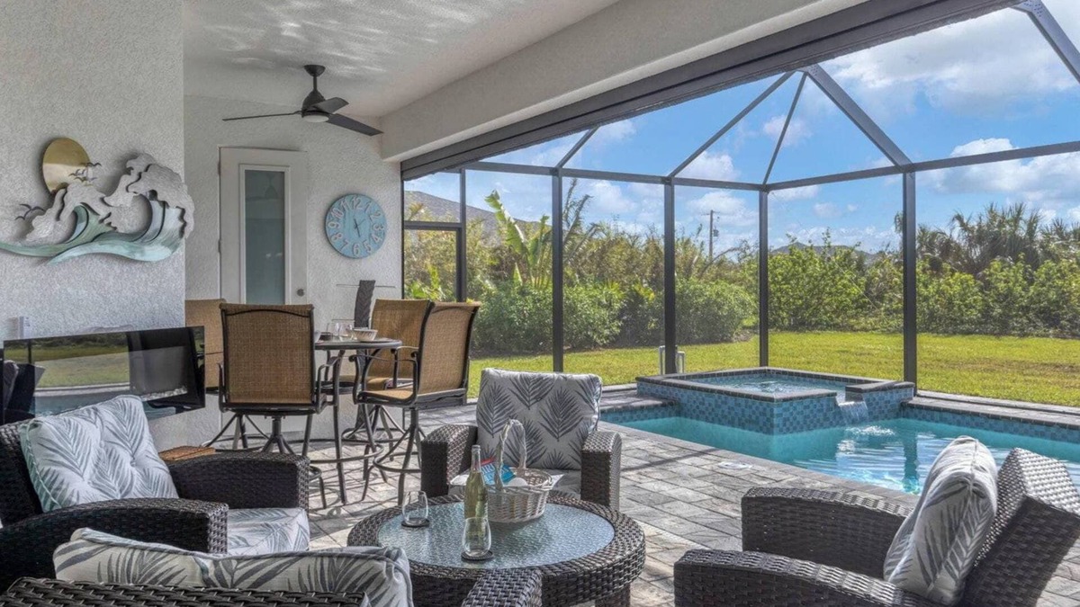 Charlotte Harbor House | 🥇 Extraordinary 3bd villa with a home office (CH937)