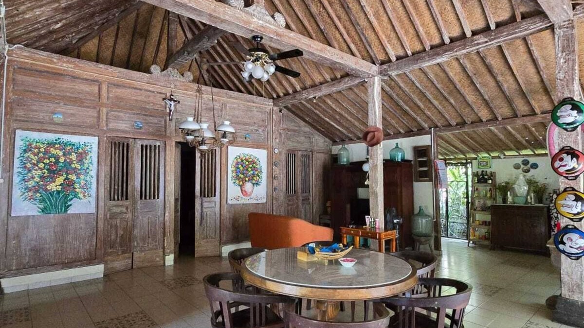 Prambanan Villa | Eyang Residence Limasan Kebon Dalem