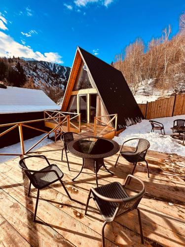 Medeu District House | Eywa House