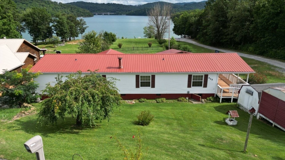 Sharps Chapel House | EZ 2 the Lake-Norris Lake front with rare flat lot and no stairs to dock