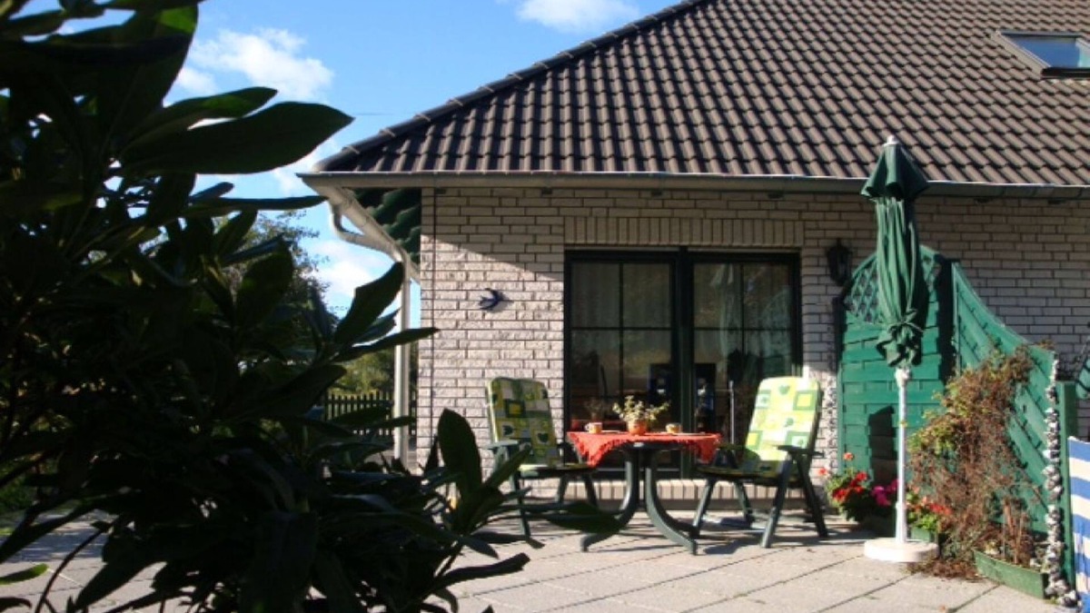 Lietzow Apartment | F-1064 Rhododendronblüte - Ferienwohnung Rhododendronblüte F-1064 Wohnung 01