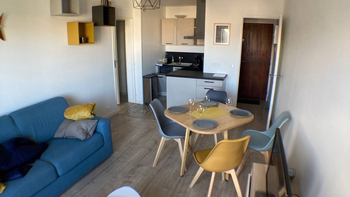 Courseulles-sur-Mer Apartment | F2 34 m² + 2 VTT 200 m from the sea