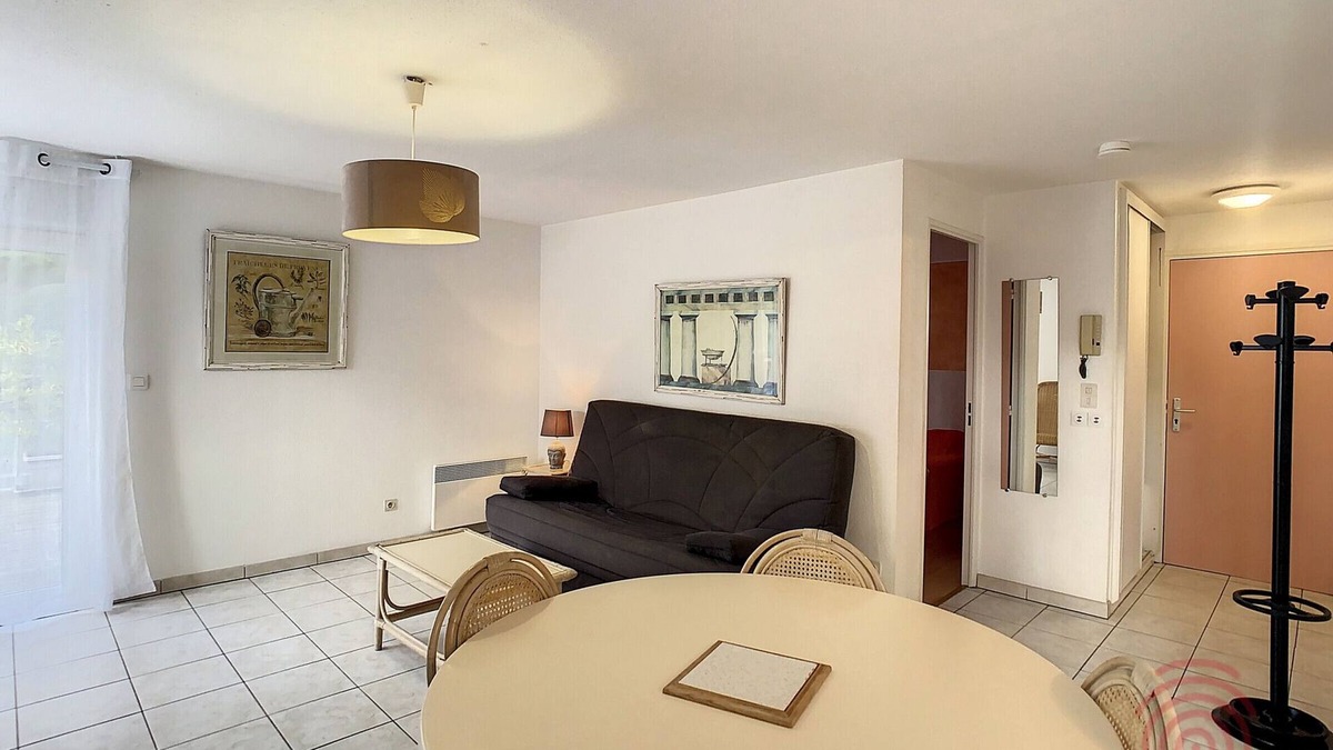 Lamalou-les-Bains Apartment | F2 Apartment in Lamalou, terrace, wifi, pets allowed, near center & spa