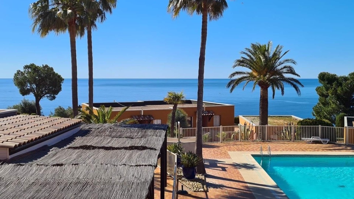 Theoule-Superieur Apartment | F2 beautiful air-conditioned sea view in theoule sur mer alpes maritimes