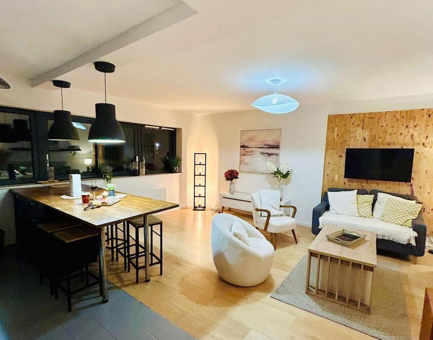 Prefecture Apartment | F3 Central, Bright and Quiet in Caen