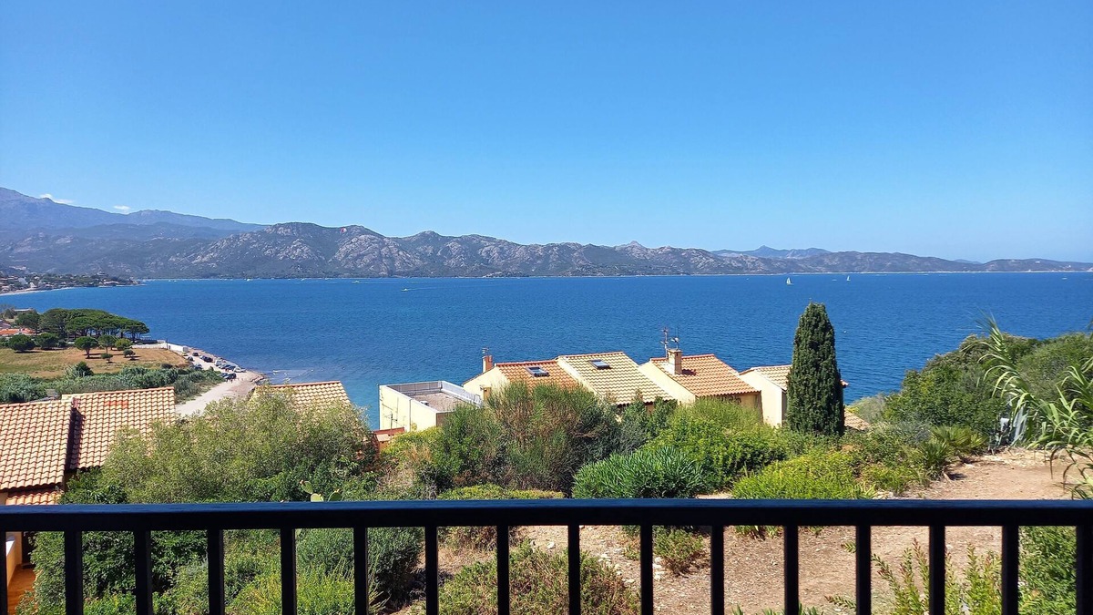 Patrimonio Apartment | F3 duplex with loggia beach 3 min walk, panoramic sunset view