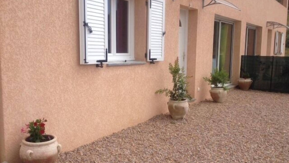 Bastelicaccia Apartment | F3, ideally located between sea and mountain. Near Ajaccio and Porticcio