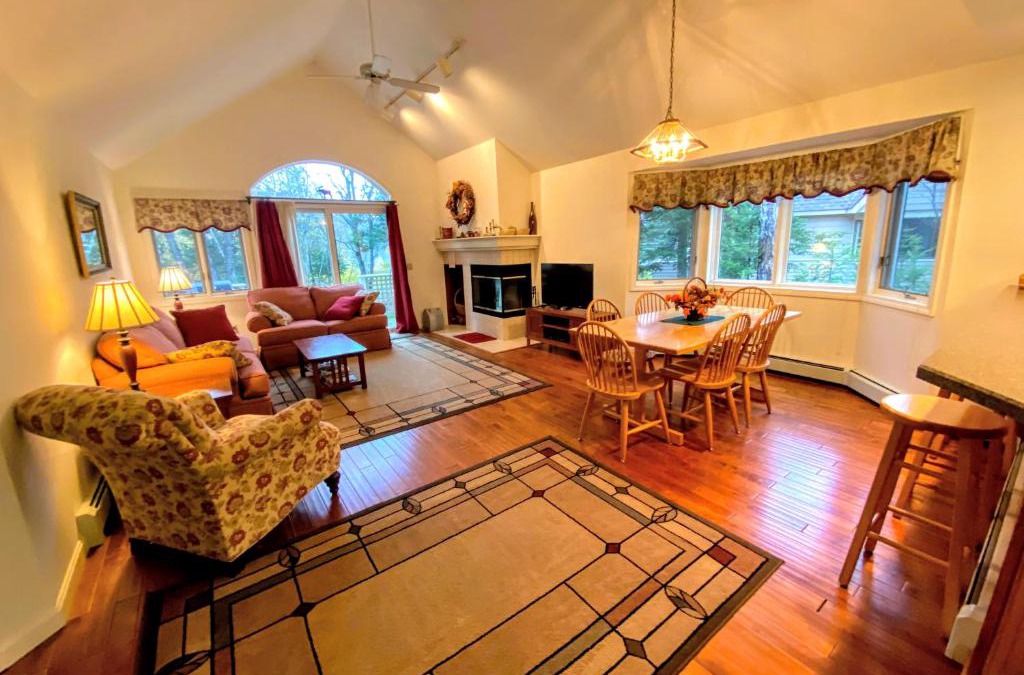 Bretton Woods Villa | F9 Fairway Village home on the Mt Washington golf course - in the heart of Bretton Woods