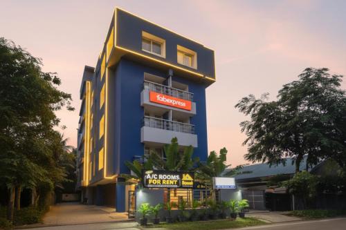 Nungambakkam Hotel | FabExpress B Zone - Nr US Consulate