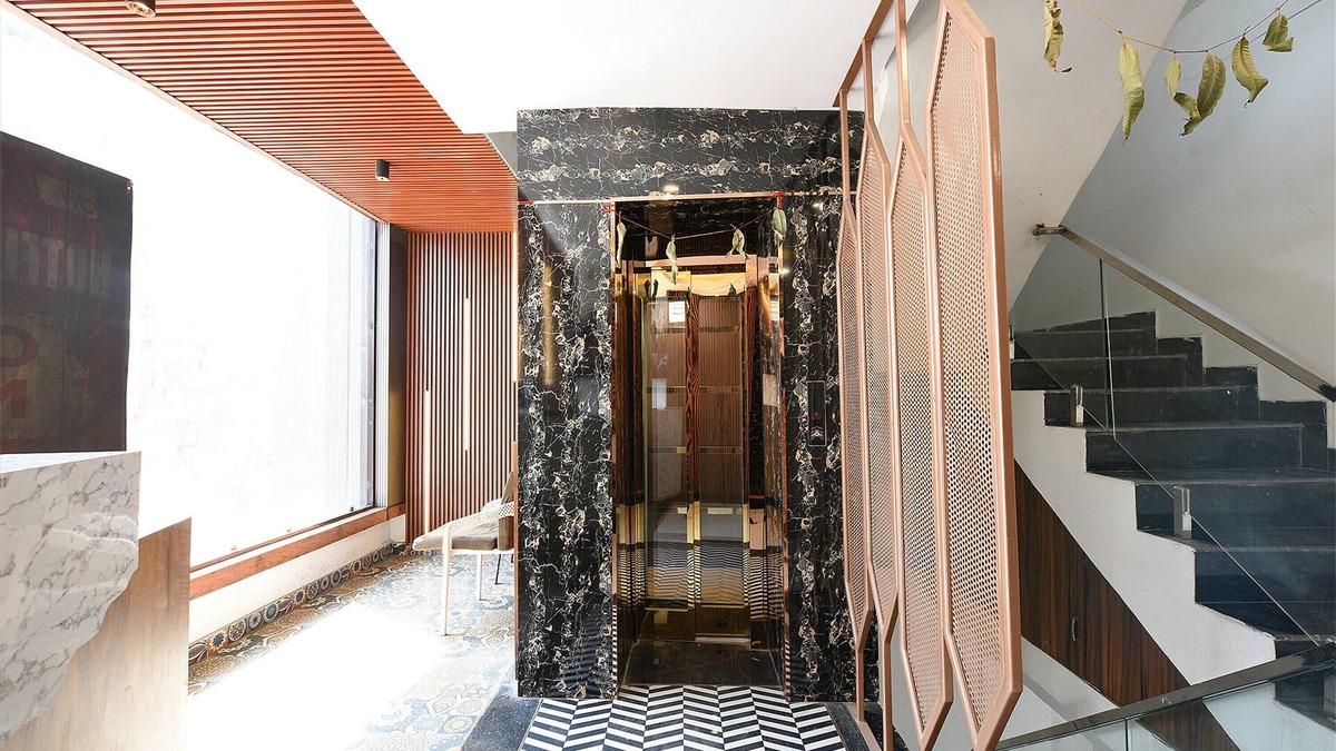 Faridabad Hotel | Fabexpress City Walk