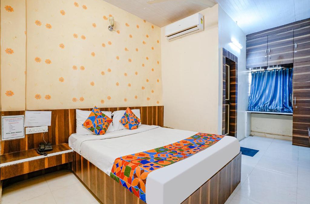 Baramati Hotel | FabExpress Swara Residency