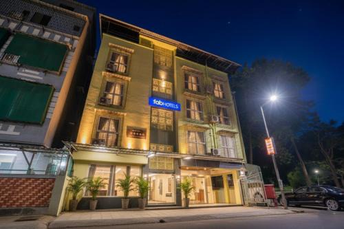 Khattalwada Hotel | FabExpress Utsav Residency - Nr Panvel Railway Station