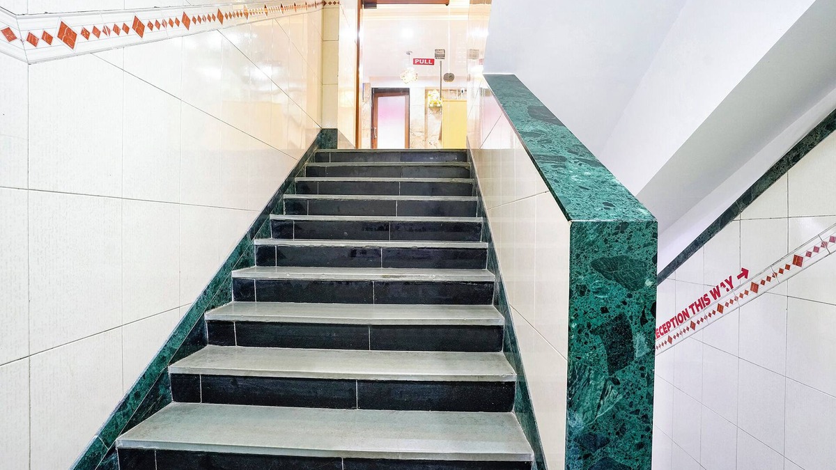 Santacruz West Hotel | Fabhotel Cruz Royale